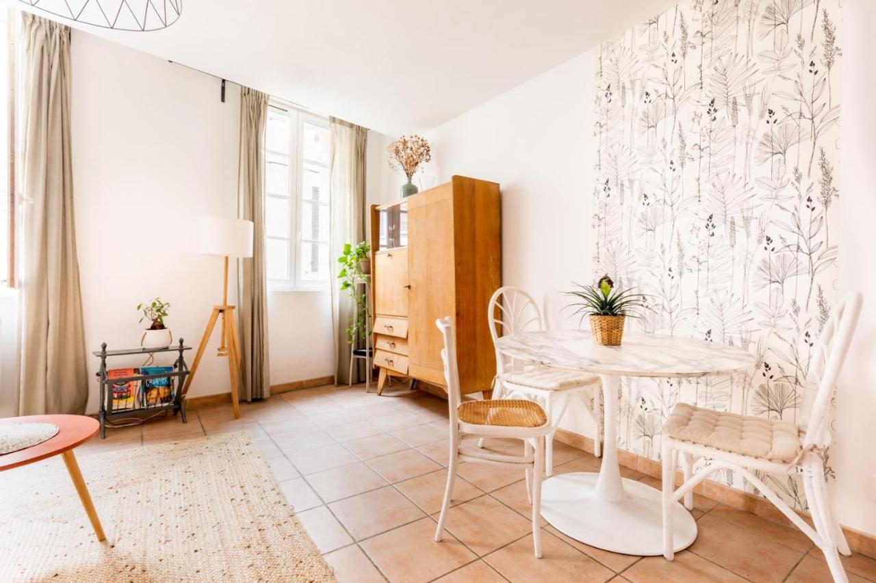 Coquet Appartement Typique Du Panier Marseille Exterior photo